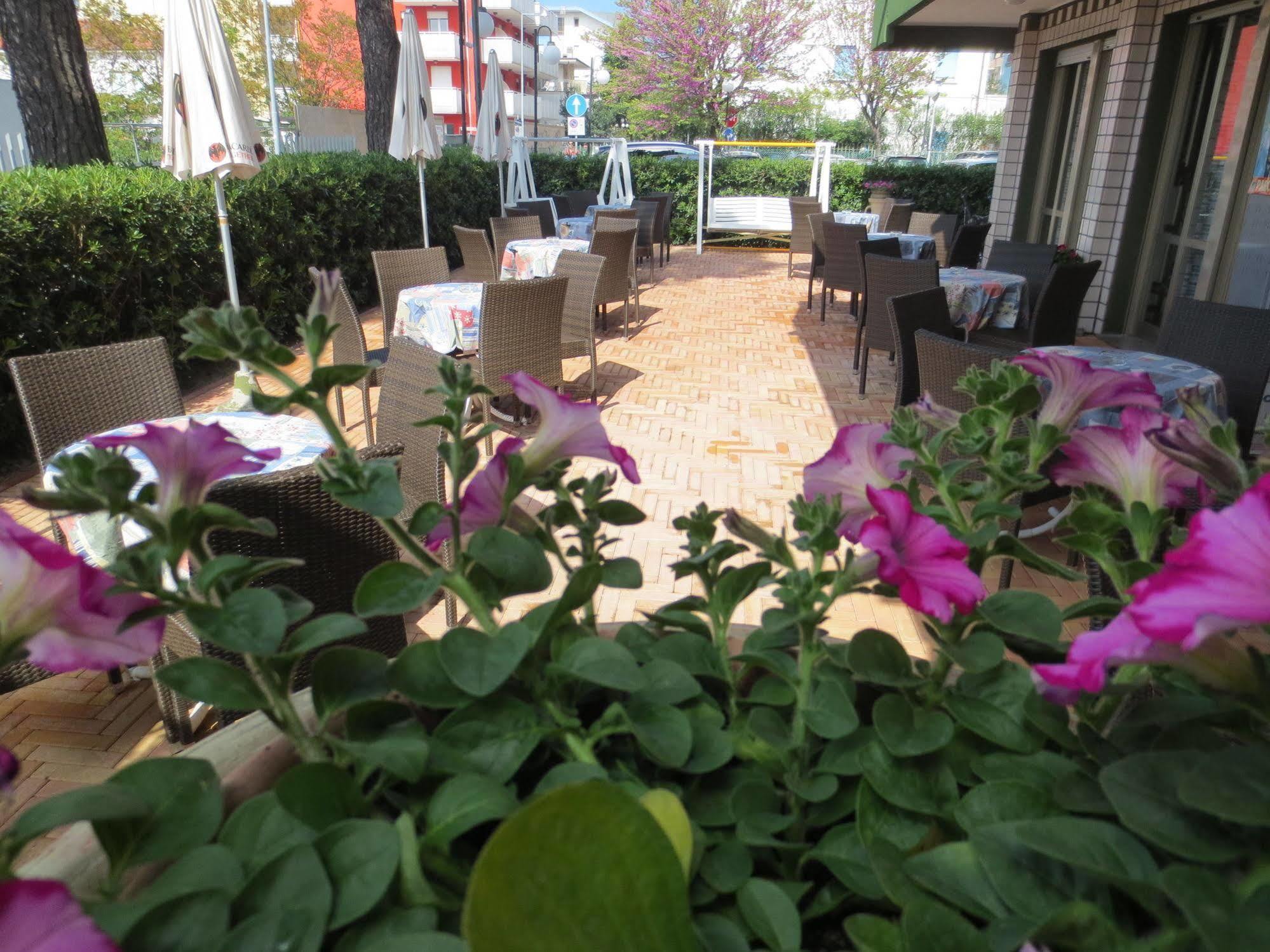 Hotel Etna - Nuova Gestione Romagnola All-Inclusive Spiaggia & Parcheggio Риччоне Экстерьер фото