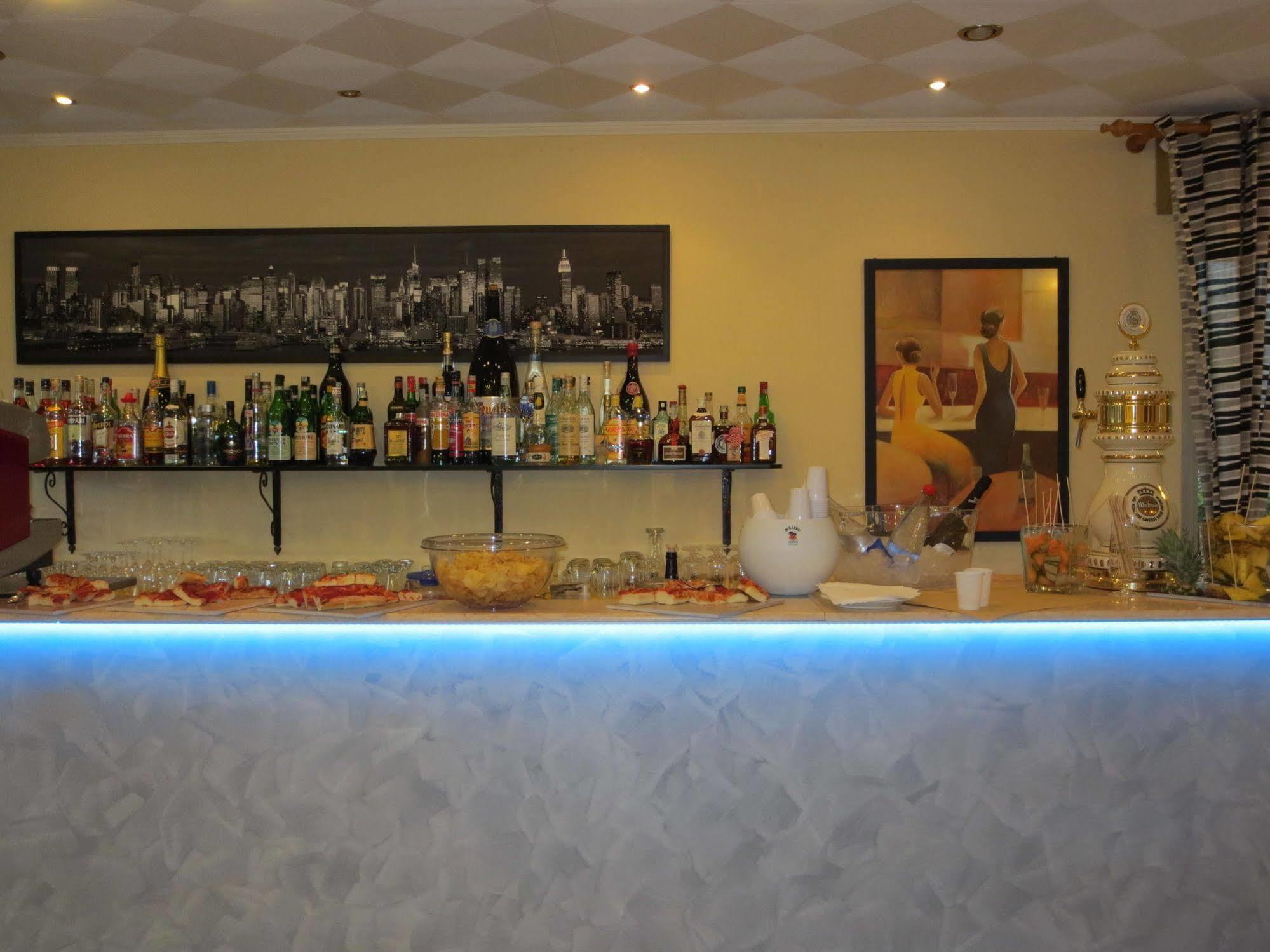 Hotel Etna - Nuova Gestione Romagnola All-Inclusive Spiaggia & Parcheggio Риччоне Экстерьер фото