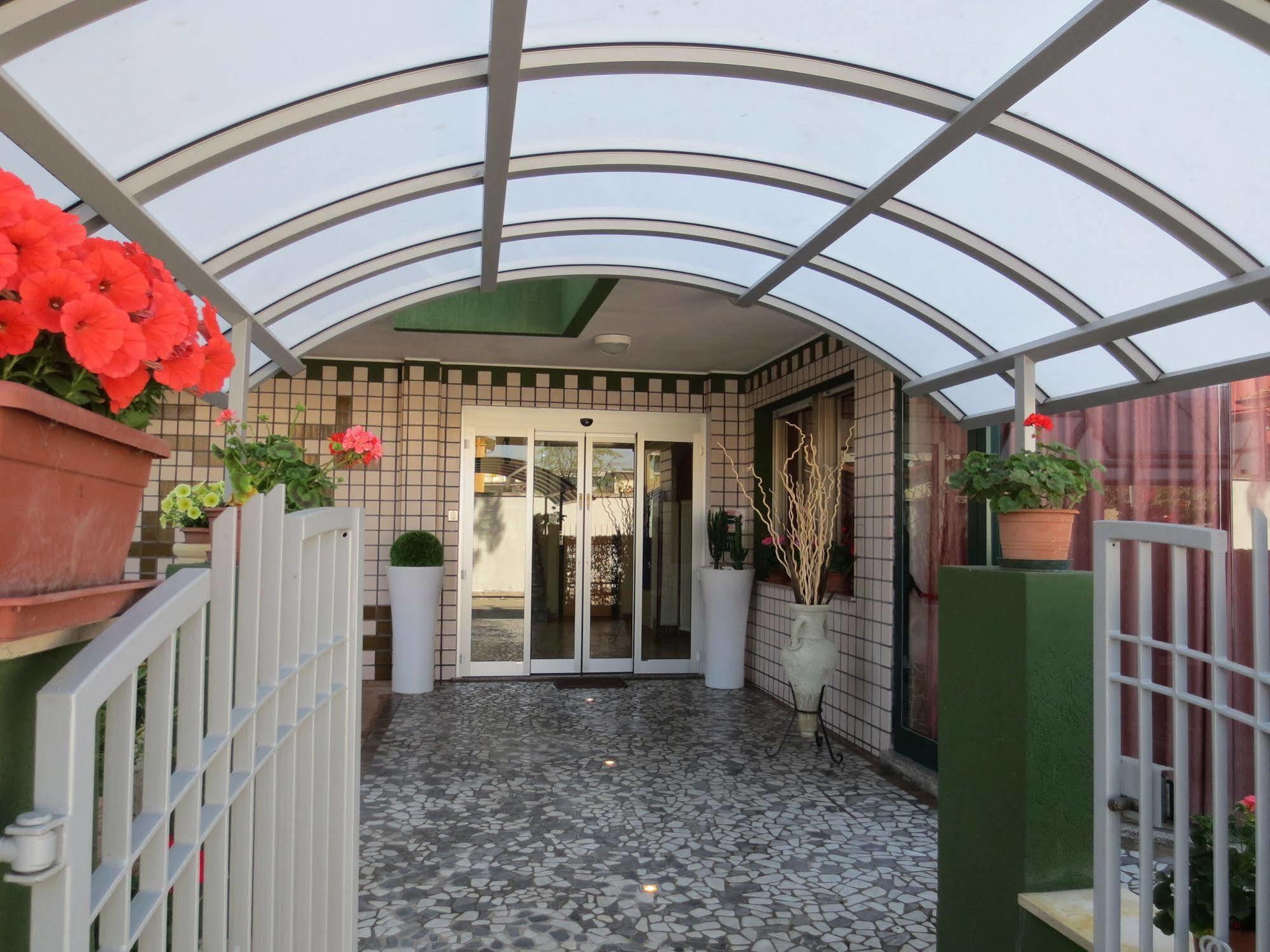 Hotel Etna - Nuova Gestione Romagnola All-Inclusive Spiaggia & Parcheggio Риччоне Экстерьер фото