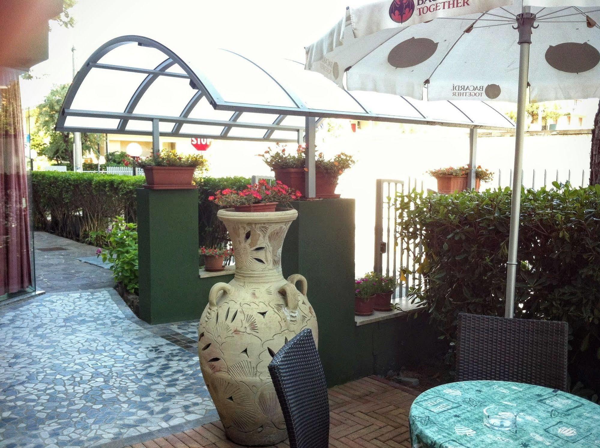 Hotel Etna - Nuova Gestione Romagnola All-Inclusive Spiaggia & Parcheggio Риччоне Экстерьер фото